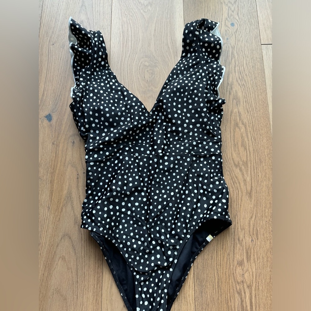 Summer salt women’s swimsuit size 6